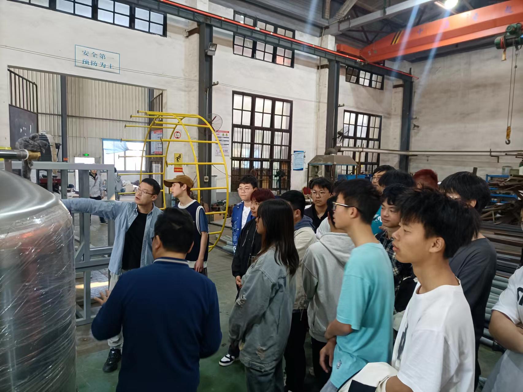 湖南工程学院近200名学生来mk网-mk网（中国）
认知实习